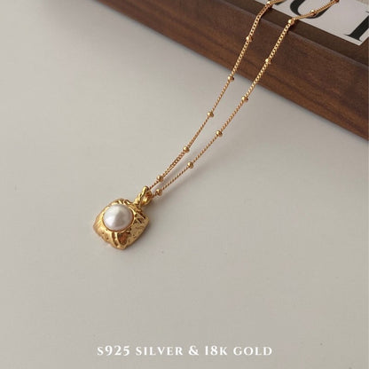 Square freshwater pearl choke necklace